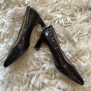 Italian made dark brown snake skin pumps
